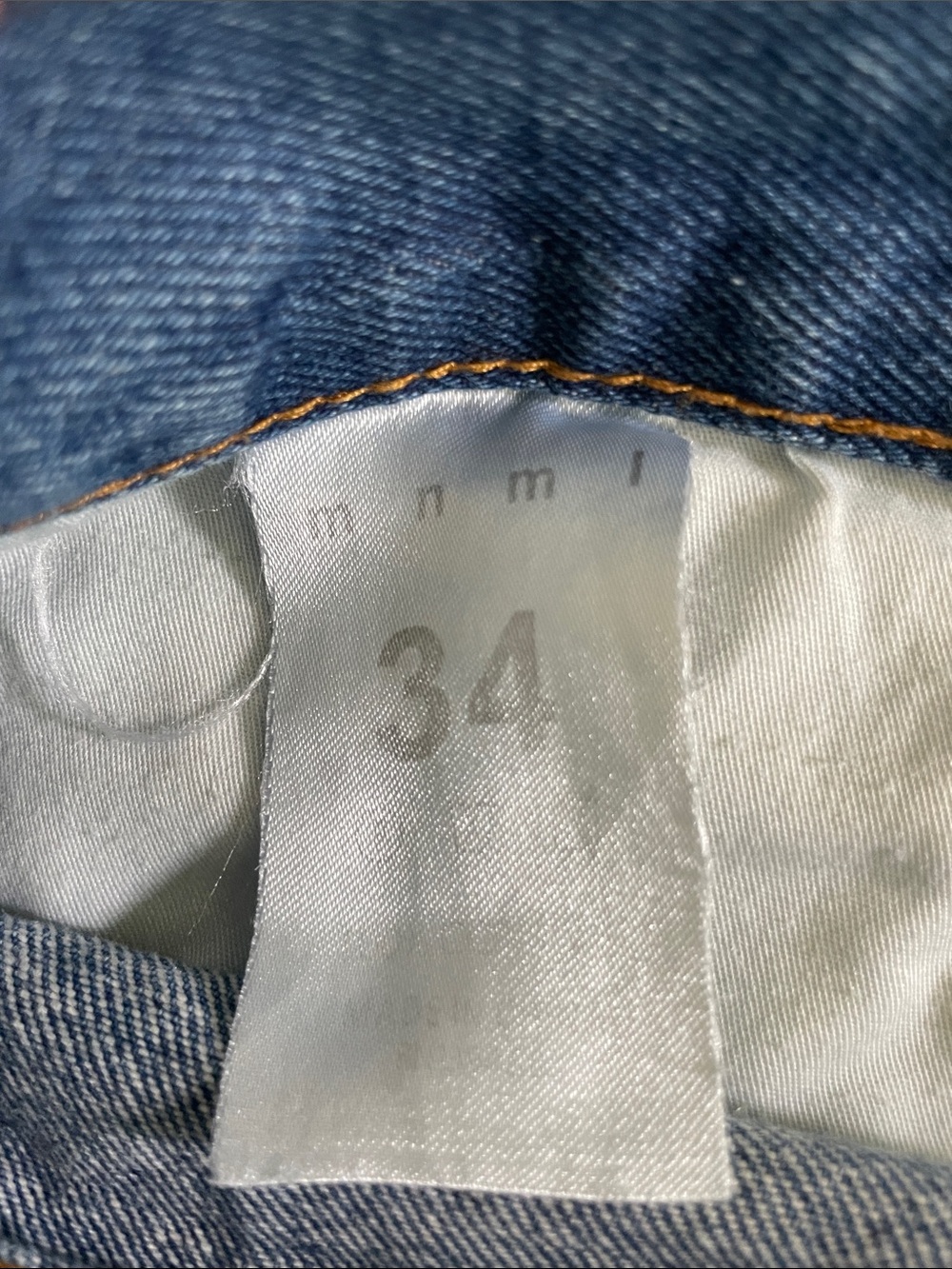 MNML Men’s Painted-Print Slim Straight Jeans in Faded Blue and Cream - Picture 4 of 14